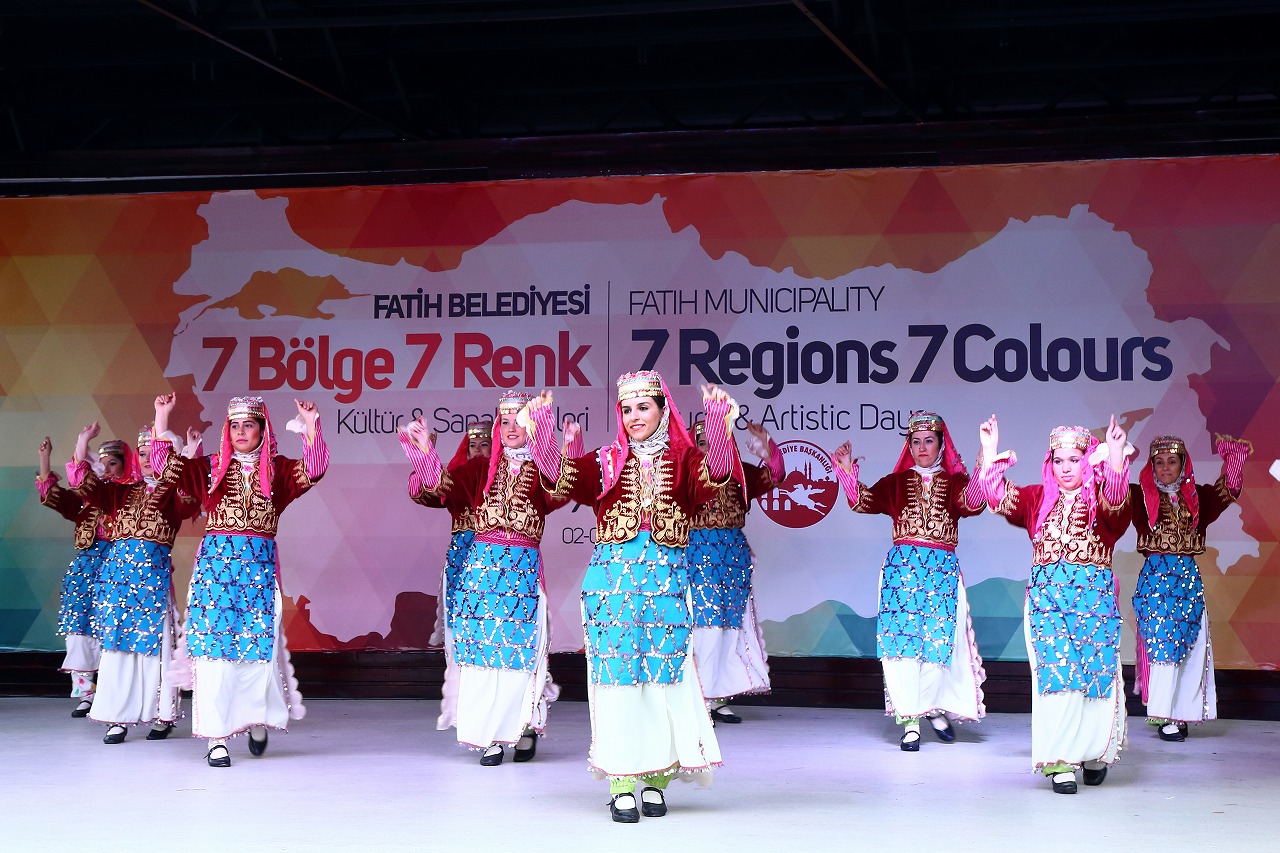 トルコの民族衣装と伝統的な踊り イスタンブール その19 旅プラスの日記 トルコの民族衣装と伝統的な踊り イスタンブール その19 旅プラスの日記