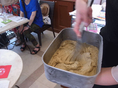 e0010353_2391580.gif