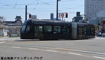 富山地方鉄道の路面電車の運転士_a0243562_13272445.jpg