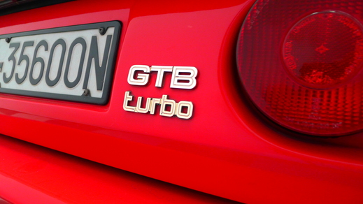 南イタリアのファイバーグラスの308GTB とGTBターボ_a0129711_13225259.jpg