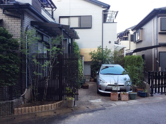 ガレージスペースを有効活用_e0128446_1511010.jpg