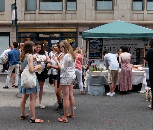 NYのストリート・フェアで世界の食文化を楽しもう Taste of Jewish Culture_b0007805_22255215.jpg