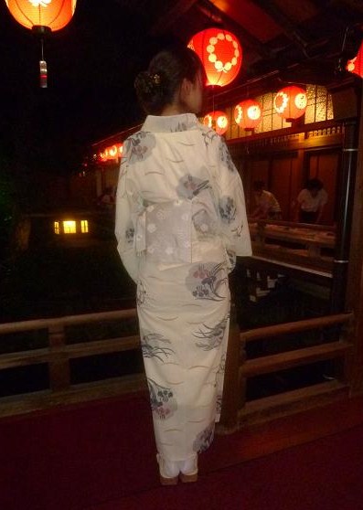 上七軒ビアガーデン・マサヨさんのお友達の浴衣姿。_f0181251_174688.jpg