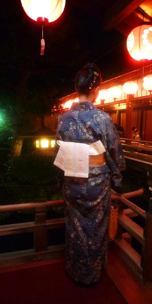 上七軒ビアガーデン・マサヨさんのお友達の浴衣姿。_f0181251_1756875.jpg