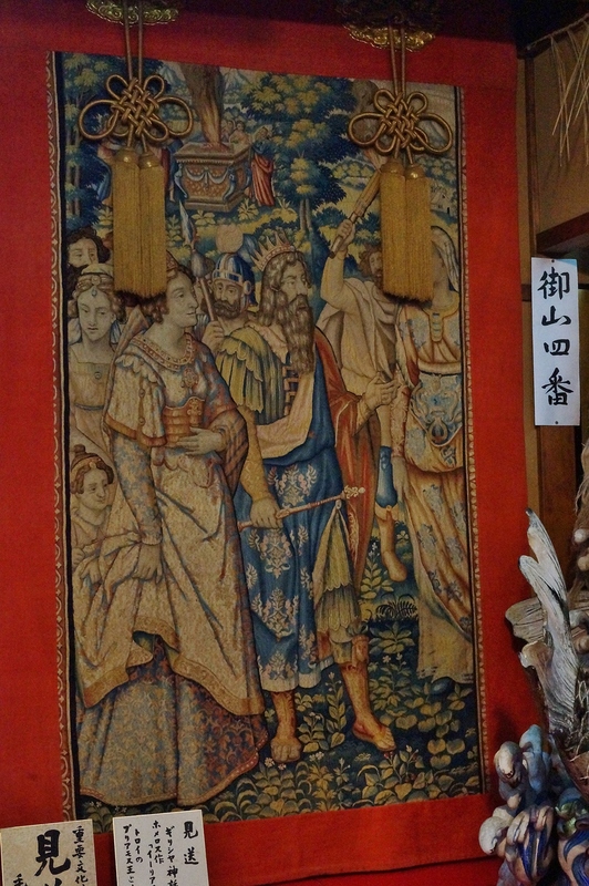 祇園祭・鯉山のタペストリー_b0063958_2334499.jpg