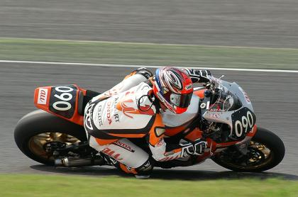 鈴鹿8時間耐久ロードレース第37回大会 おっさんホイホイ画像_a0036270_224490.jpg