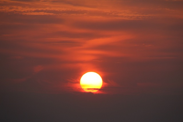 夕日と三日月。テニスその後。。_f0348831_22115998.jpg