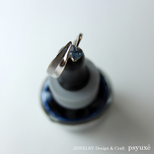 有機的なフォルムの指輪_e0131432_11212715.jpg
