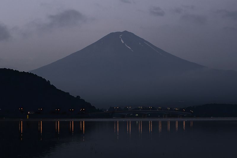 河口湖畔・夜明けの富士）_e0163149_10152477.jpg