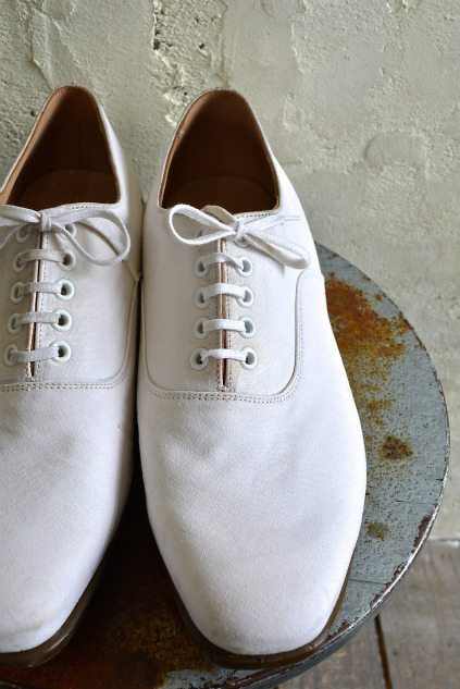U.K. army white shoes_f0226051_1321910.jpg
