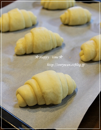エビフライ弁当とロールパン♪_f0348032_19184357.jpg