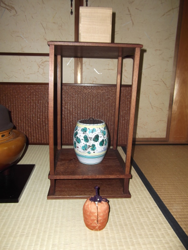 桐木地茶通箱 茶道具懐石茶箱鵬雲斎坐忘斎淡々斎即 桐木地茶通箱 茶道具懐石茶箱鵬雲斎坐忘斎淡々斎即