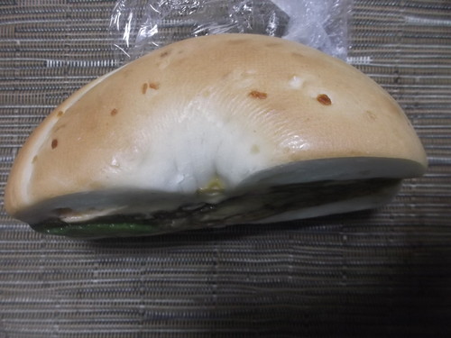 ジュノエスク ケイジャンチキンとアボカドサンド_f0076001_1285123.jpg