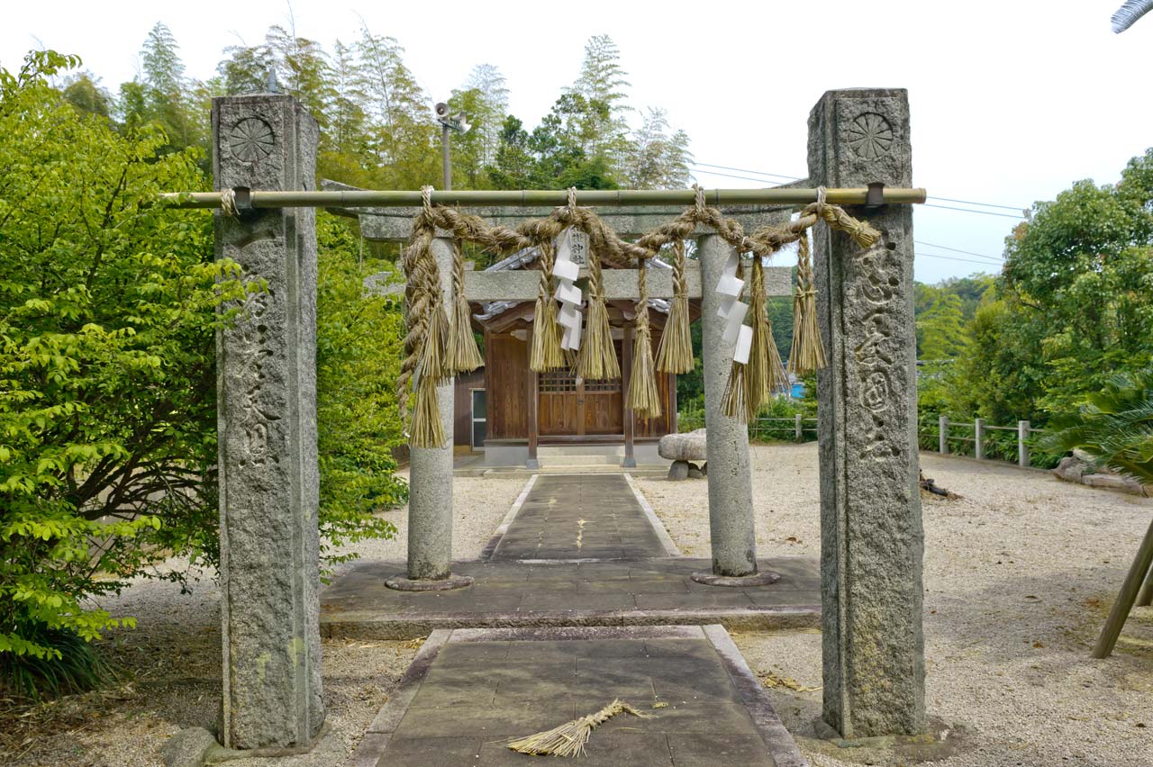 花掛神社　福岡県糸島市志摩西貝塚_b0023047_07562410.jpg