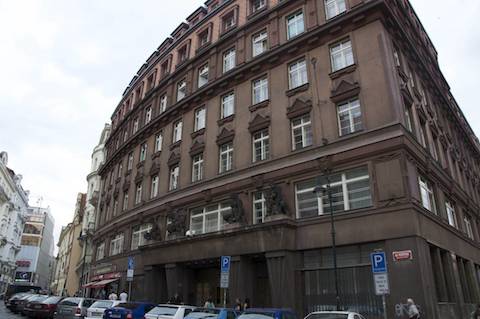 チェコ旅行記 4日目 カレル大学医学部食堂 いずのすけのワインライフ チェコ旅行記 4日目 カレル大学医学部食堂 いずのすけのワインライフ