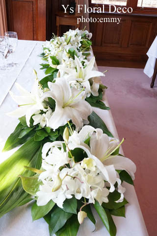 ユリとデンファレの会場装花 旧古河邸さんへ_b0113510_20115482.jpg