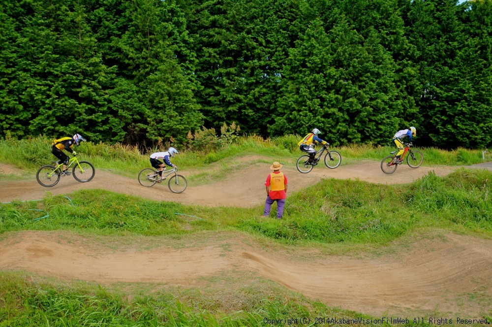  ２０１４JOSF緑山８月定期戦VOL4：MTBエキスパート決勝　動画あり_b0065730_22172218.jpg