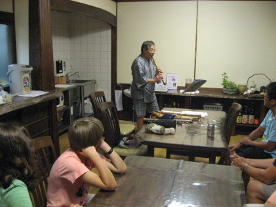 尺八の演奏_f0006356_1742517.jpg