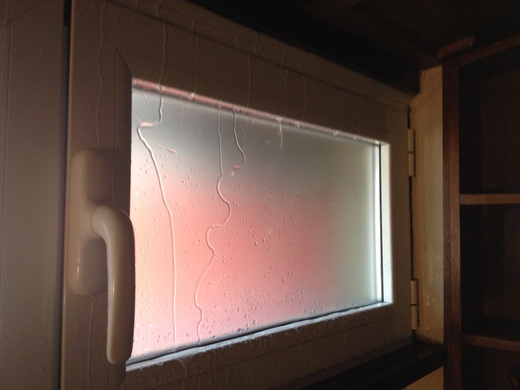 04/08/2014 人の屋根に勝手にアンテナ置いたの誰だ!?_a0136671_23161663.jpg