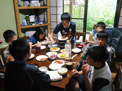 株式会社 旬援隊 川で山で野で畑で!夏休み小旅行!ママ友ご一行様ご来社!! 2014年_a0254656_18441735.jpg