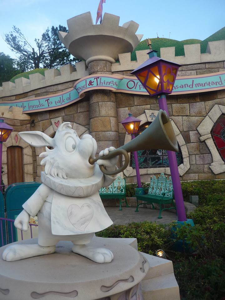 お誕生日は　Magic Kingdom 魔法の国　東京ディズニーランド (Tokyo Disneyland)へⅠ♪•*¨*•.¸¸♪♡✝_a0053662_2342877.jpg