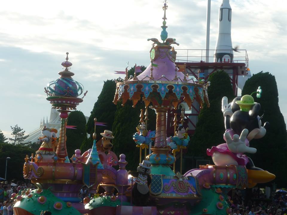 お誕生日は　Magic Kingdom 魔法の国　東京ディズニーランド (Tokyo Disneyland)へⅠ♪•*¨*•.¸¸♪♡✝_a0053662_0231344.jpg
