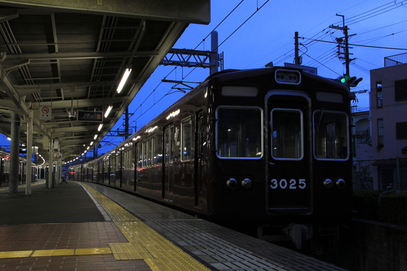 青春18切符 境港線制覇の旅! 阪急箕面駅にて_d0202264_5464945.jpg