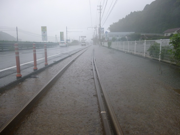 ○　高知の雨　土佐電鉄_f0111289_10373173.jpg