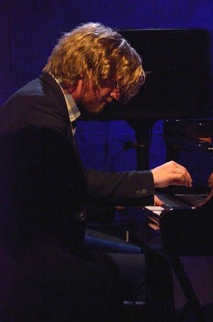Helge Lien ピアノ・ソロ・ツアー_e0081206_21372845.jpg
