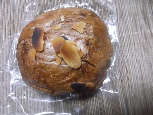 ブランジェリーケン 赤ワインとビターチョコチーズケーキ・赤ワイン煮の林檎_f0076001_0161969.jpg