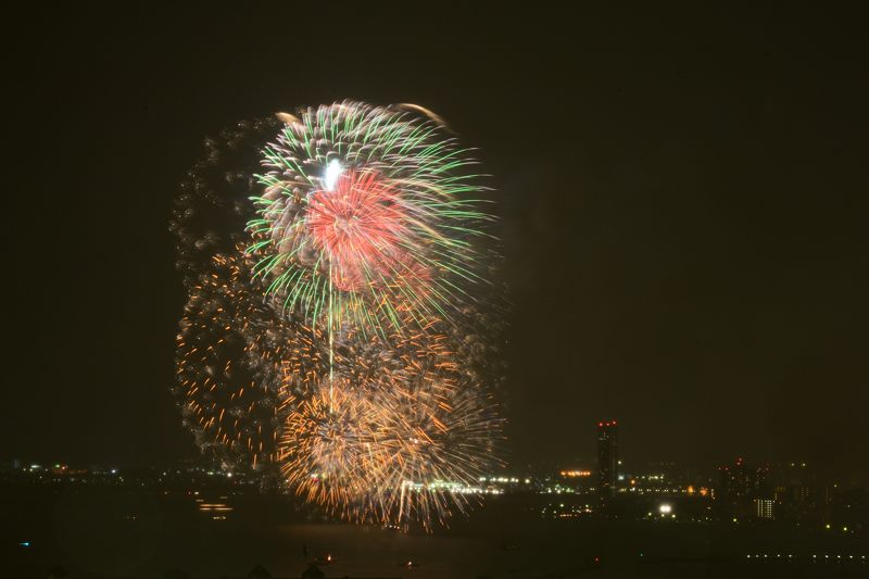 雨の中の琵琶湖大花火大会　其の一_f0032011_2065567.jpg