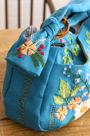 2013年作品No7　花の刺繍とドロンワークのバッグ～flower party～_e0333647_09240377.jpg