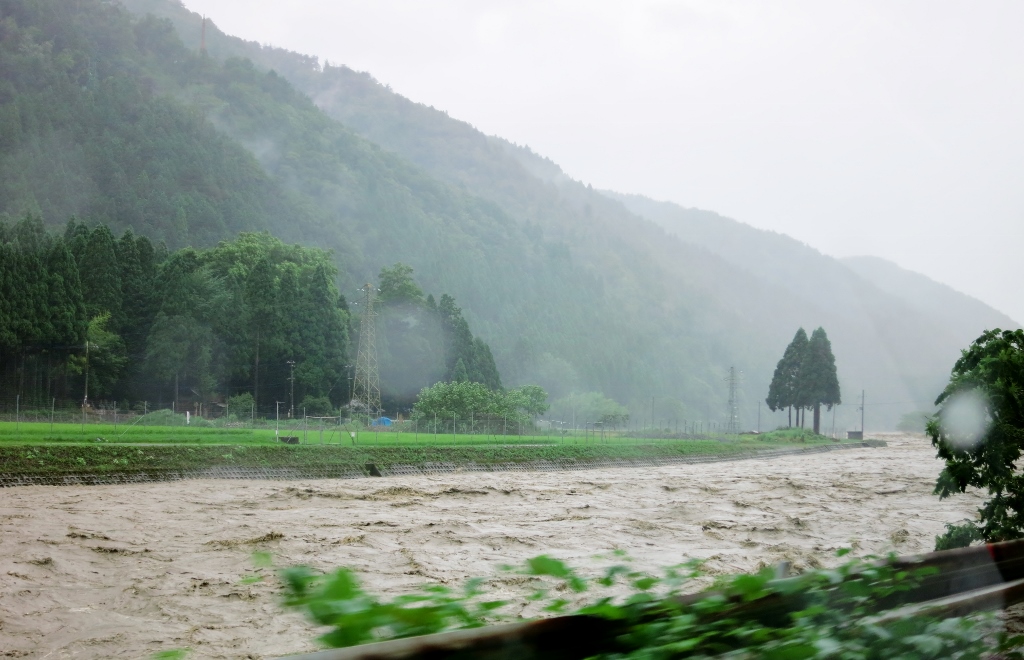 台風11号・朽木地区避難勧告発令_b0083801_15485326.jpg