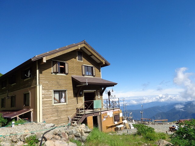  南アルプス 仙丈ヶ岳〜仙丈小屋〜馬の背ヒュッテ〜北沢峠テン場〜仙流荘バス停_b0326303_08524840.jpg