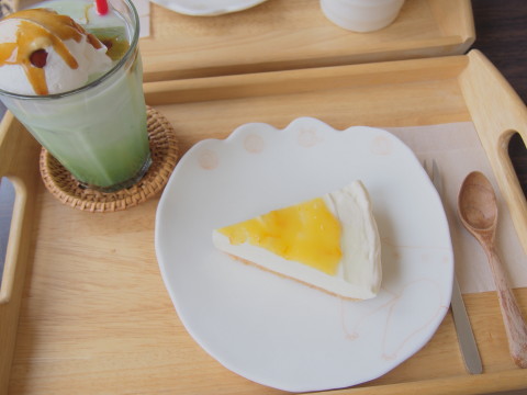 オレンジのチーズケーキ:カフェ・イリス(板柳町)_b0147224_230258.jpg