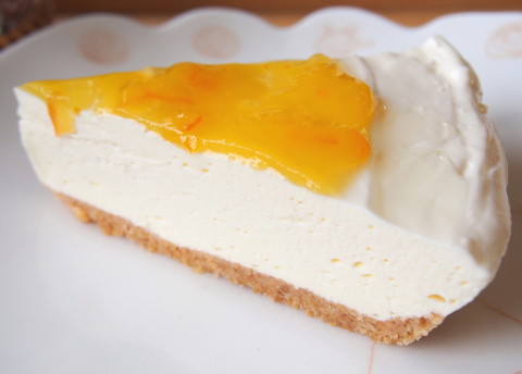 オレンジのチーズケーキ:カフェ・イリス(板柳町)_b0147224_2334339.jpg