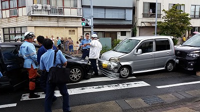 沼津でも脱法(危険)ハーブ事故か??_d0050503_883094.jpg