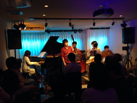 広島 Jazzlive comin 本日月曜日のライブ!_b0115606_11274499.jpg
