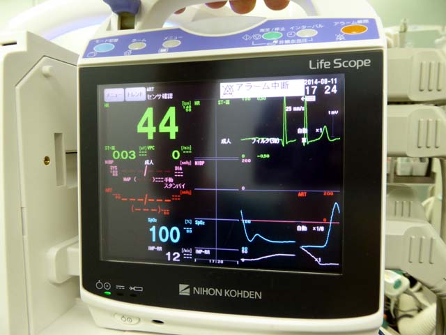  日本光電の新型自動血圧計②_a0048974_23582146.jpg