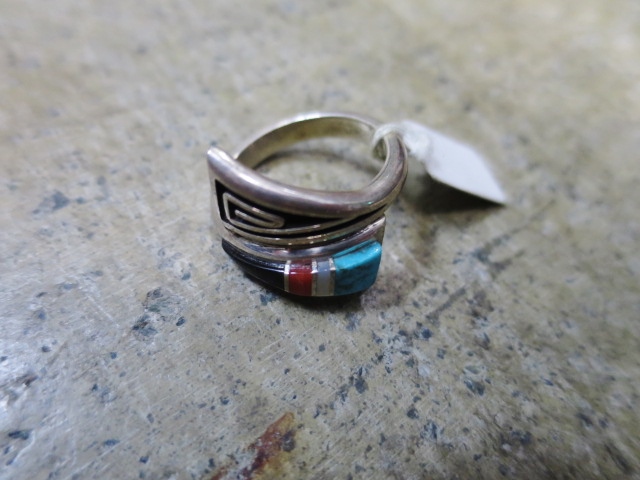 TOP ARTIST Indian Jewerly ・・・ Albert Nells 、Steven Begay 、Michael Roanhorse 、etc.._d0152280_225555.jpg