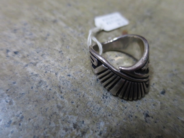 TOP ARTIST Indian Jewerly ・・・ Albert Nells 、Steven Begay 、Michael Roanhorse 、etc.._d0152280_263354.jpg