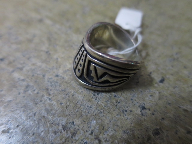 TOP ARTIST Indian Jewerly ・・・ Albert Nells 、Steven Begay 、Michael Roanhorse 、etc.._d0152280_273399.jpg