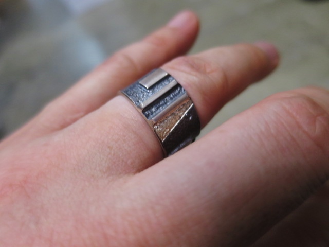 TOP ARTIST Indian Jewerly ・・・ Albert Nells 、Steven Begay 、Michael Roanhorse 、etc.._d0152280_293756.jpg