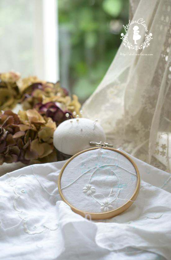 白糸刺繍も刺し途中です_a0157409_12324115.jpg