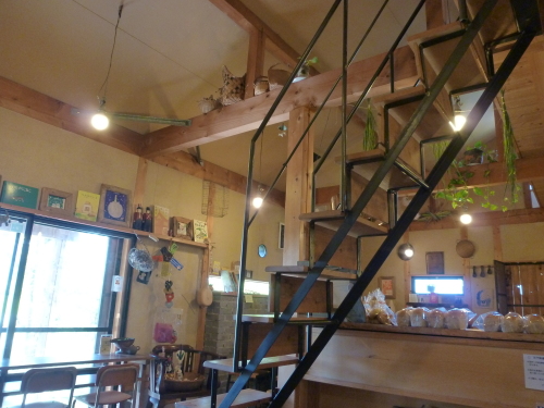 田園の中の一軒家カフェ＆パン屋さん・樸木（あらき）、奈良県安堵町にて_f0337357_00195418.jpg