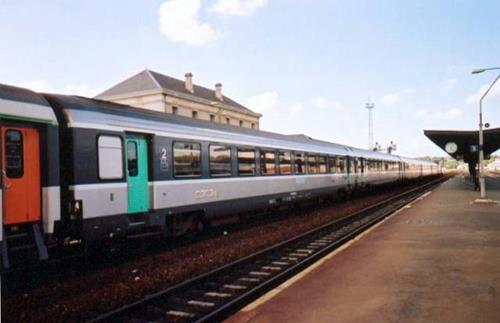 スペイン国鉄RENFEの客車 | Happy Railway のブログ