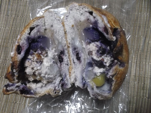 ブランジェリーケン 桃とブルーベリーの大福風_f0076001_22473130.jpg