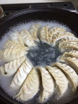 おみやの餃子_a0191183_9402499.jpg