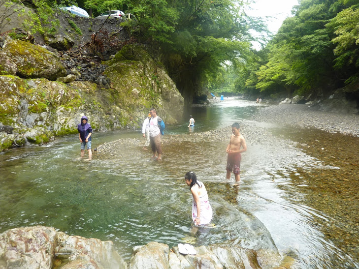 夏の遠足〜 「川上村・日本最古の人工林見学&川遊び&温泉」のレポート_e0263590_84588.jpg