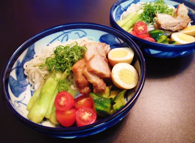 冷やしぶかっけ細うどん 水は方円の器に随う 冷やしぶかっけ細うどん 水は方円の器に随う